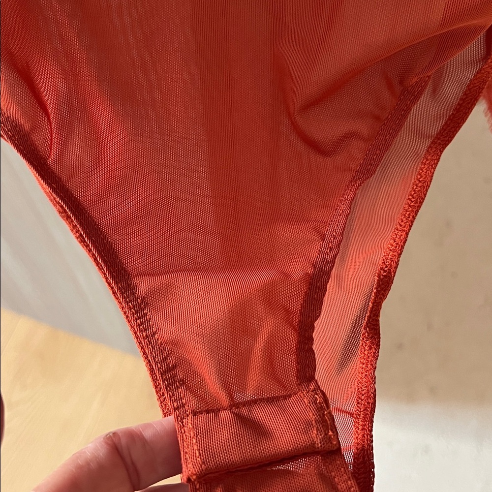 NWT REVOLVE Endless Rose Vibrant burnt orange Lace Bodysuit M - Picture 9 of 12